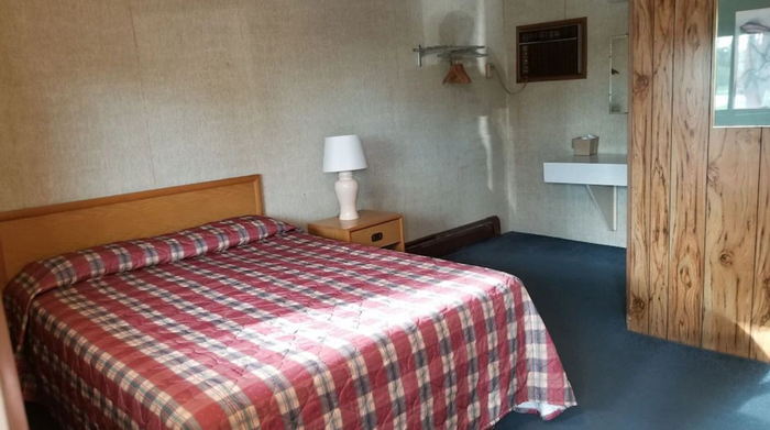 Tri-Terrace Motel - From Website (newer photo)